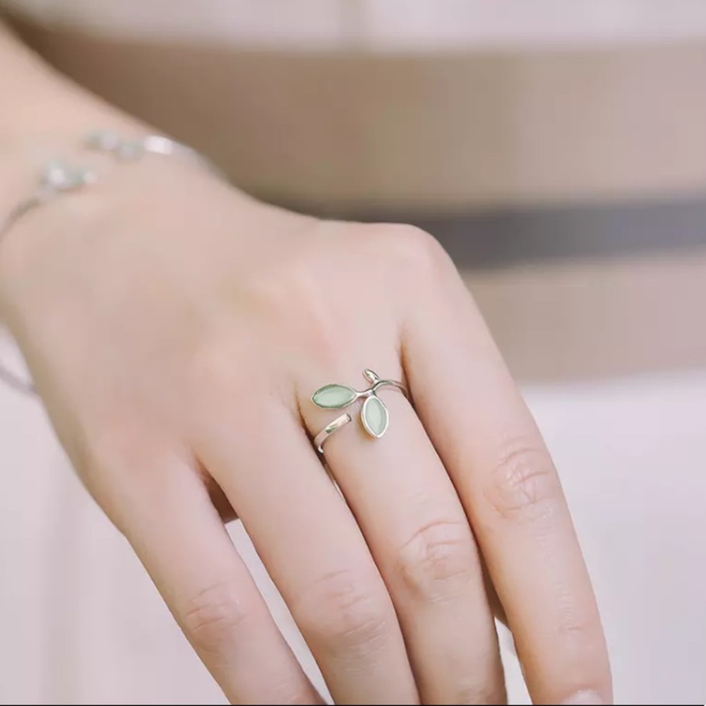 "June" Plant Bud Botanical Silver Minimalist Boho Hippie Adjustable Dainty Ring - Picture 2 of 4